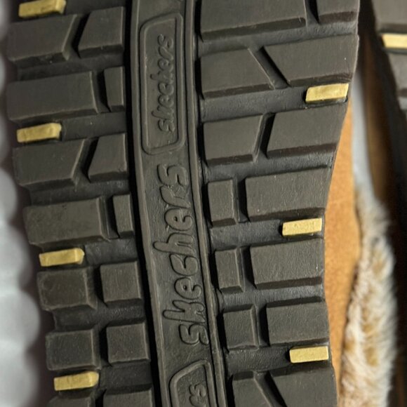 Skechers Indoor/Outdoor Slippers-Size 8.5-Tan/Brown Suede w/Faux Fur lining - Picture 9 of 11
